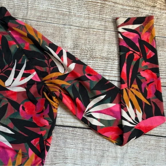 Billabong size large core mock neck long sleeve swim suit rash guard - Picture 15 of 15